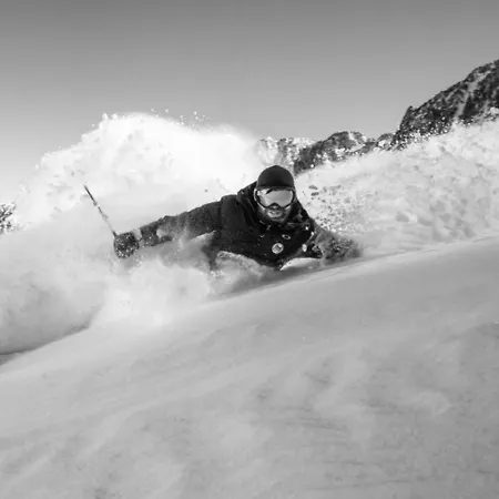 Centre-ville Avec Terrasse, Parking, Proche Telecabine Et Commodites - Fr-1-401-175 *