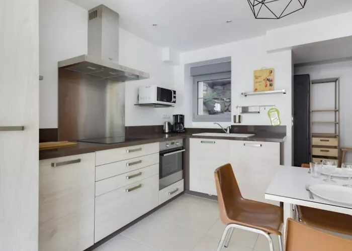 דירה Centre-ville Avec Terrasse, Parking, Proche Telecabine Et Commodites - Fr-1-401-175