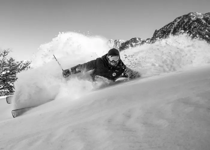 Centre-ville Avec Terrasse, Parking, Proche Telecabine Et Commodites - Fr-1-401-175 *